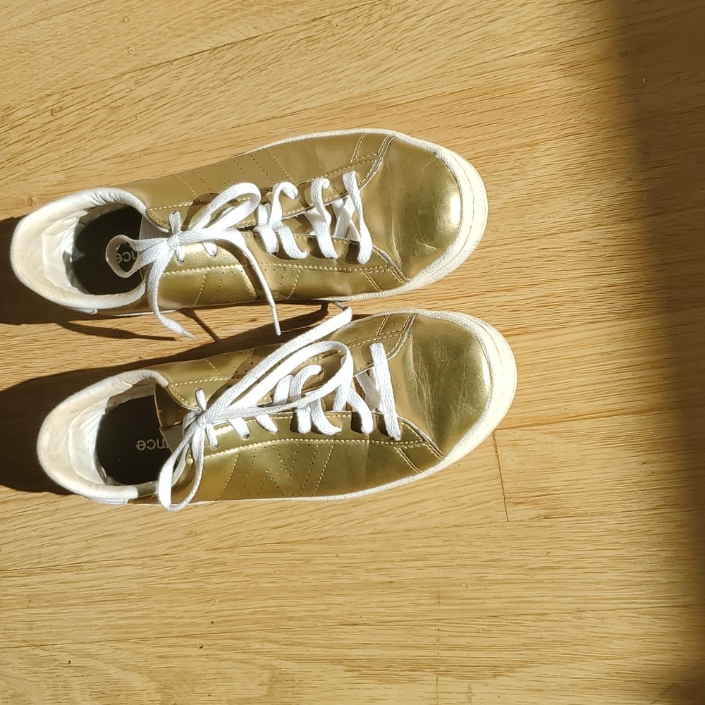 Mettalic gold new balance shoes 8.5B